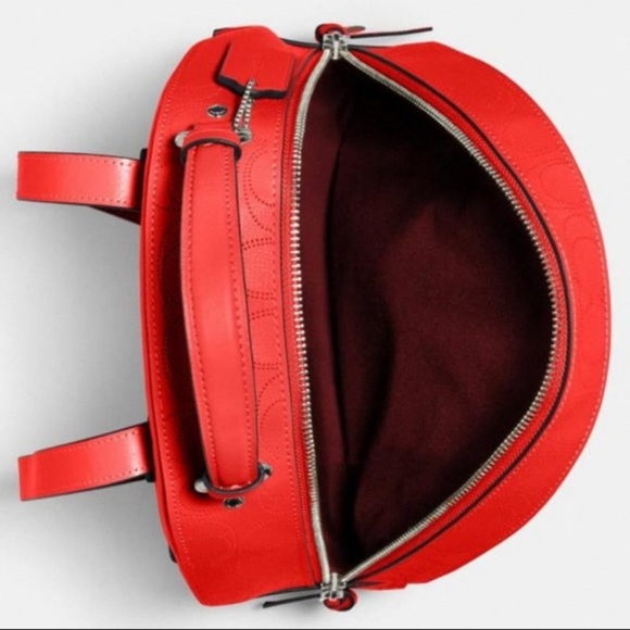 A medium backpack - Picture 6 of 11